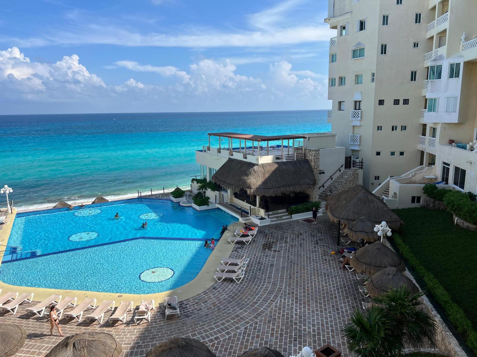 “Magic Sunrise At Cancun” Exterior photo