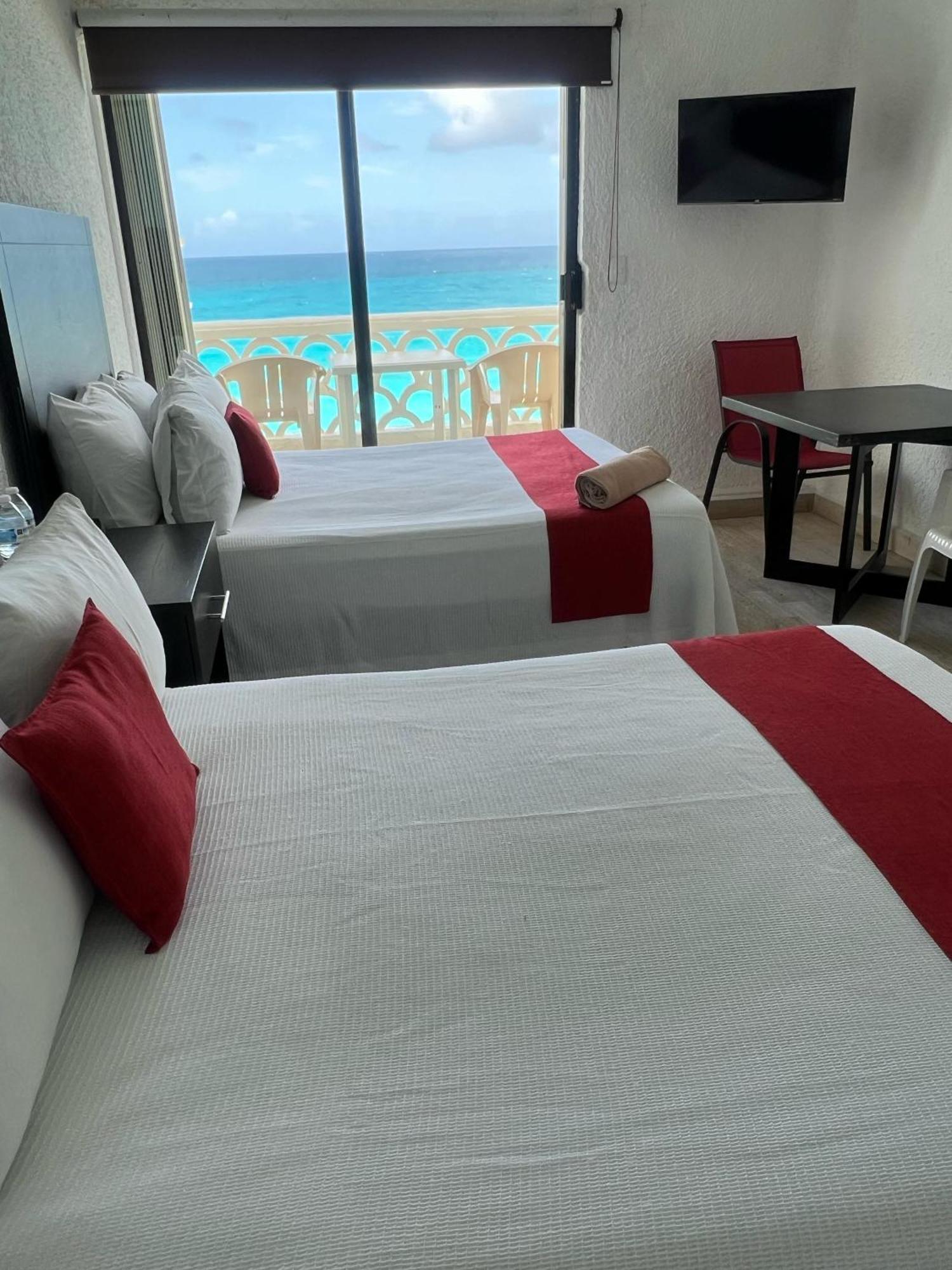 “Magic Sunrise At Cancun” Exterior photo