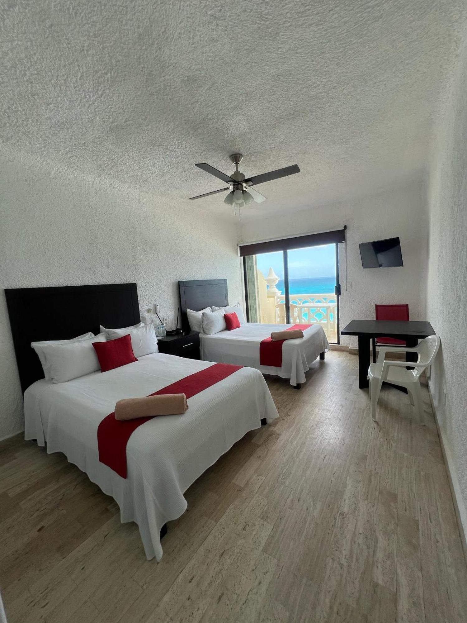 “Magic Sunrise At Cancun” Exterior photo
