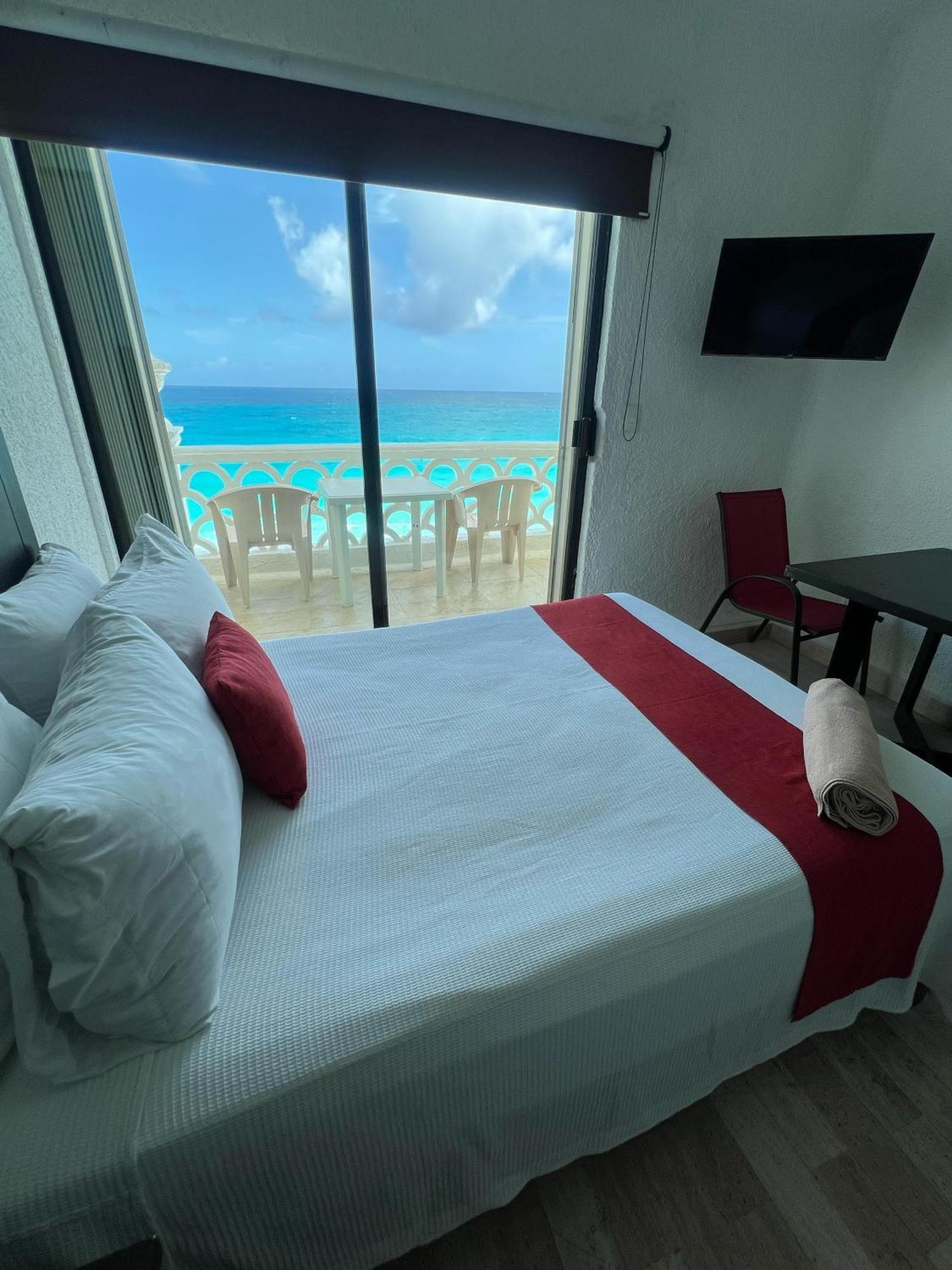 “Magic Sunrise At Cancun” Exterior photo