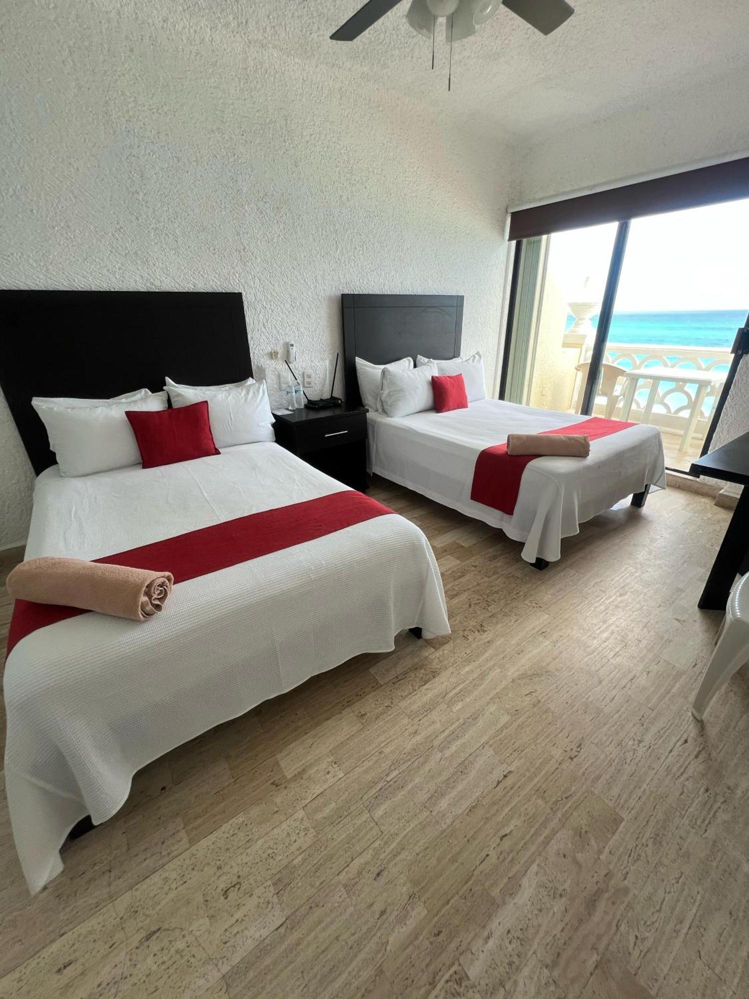 “Magic Sunrise At Cancun” Exterior photo